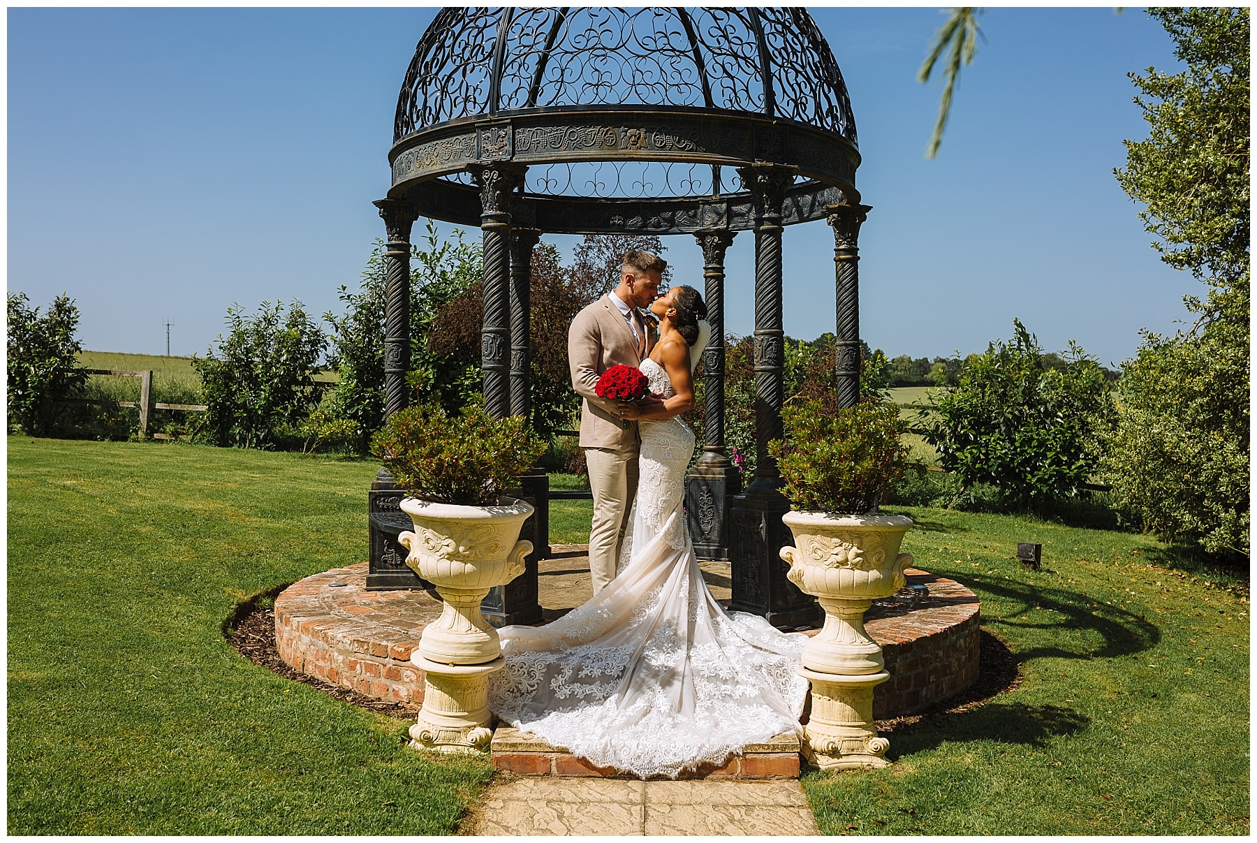 gorgeous summer wedding at swancar farm
