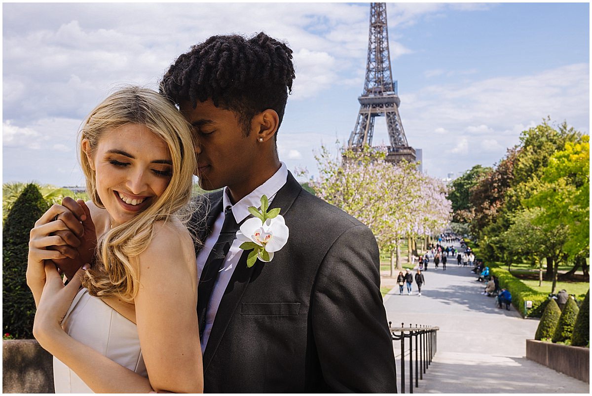 wedding portraits in the gardens near the eiffel tower