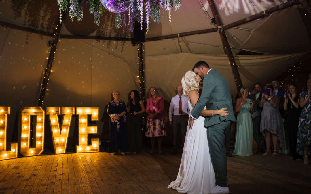 Why I Absolutely Love Tipi Weddings (And How to Make Yours Unforgettable – Whatever the Weather)